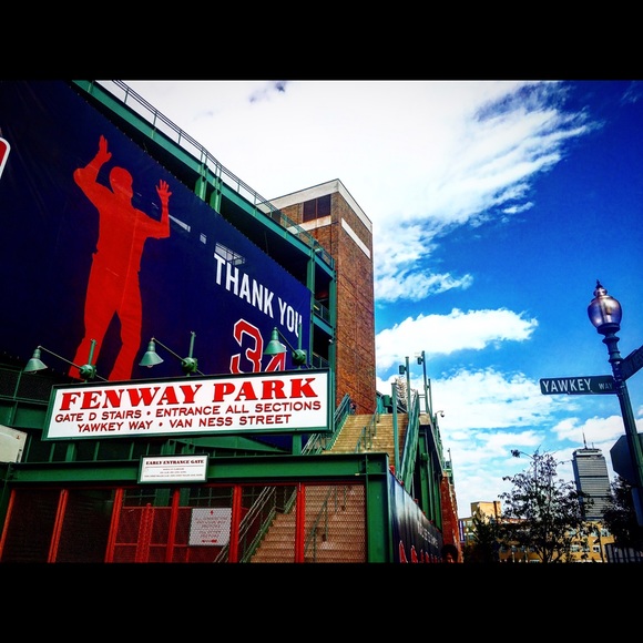 Meet your Posher, Lauren - Picture 1 of 1