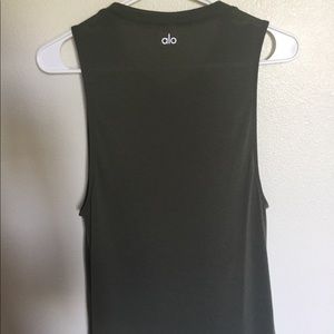 alo yoga shirt
