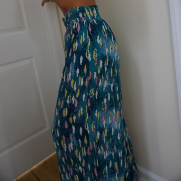 Blue Tri colored flowy pants🍃 - Picture 3 of 4