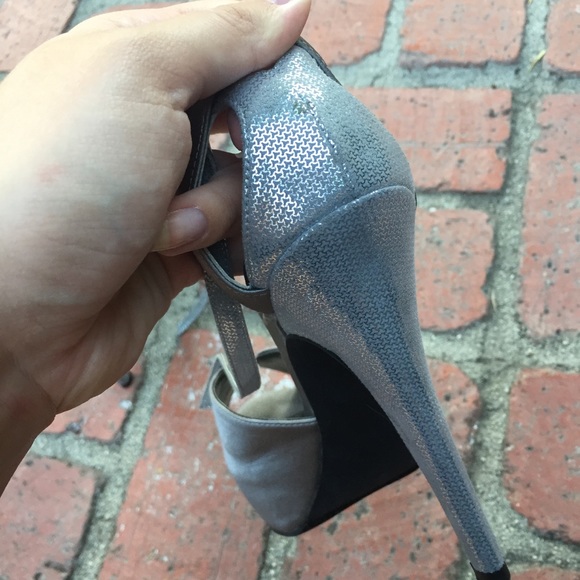 Steve Madden "tia" silver platform peep toe heels - Picture 3 of 7