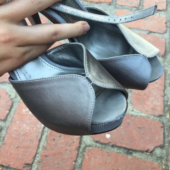 Steve Madden "tia" silver platform peep toe heels - Picture 6 of 7