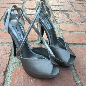 Steve Madden "tia" silver platform peep toe heels