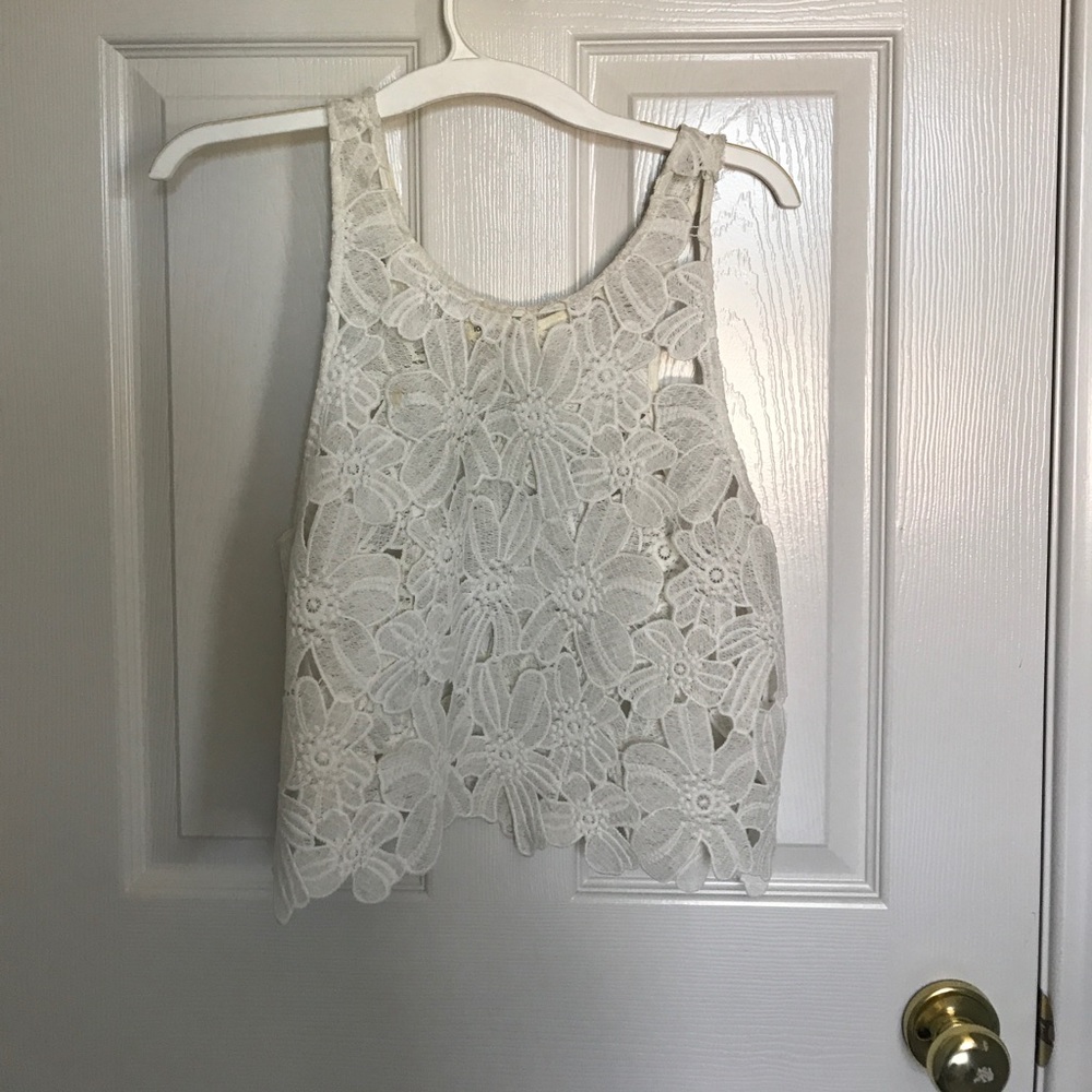 MUST GO ! LF white flower lace top