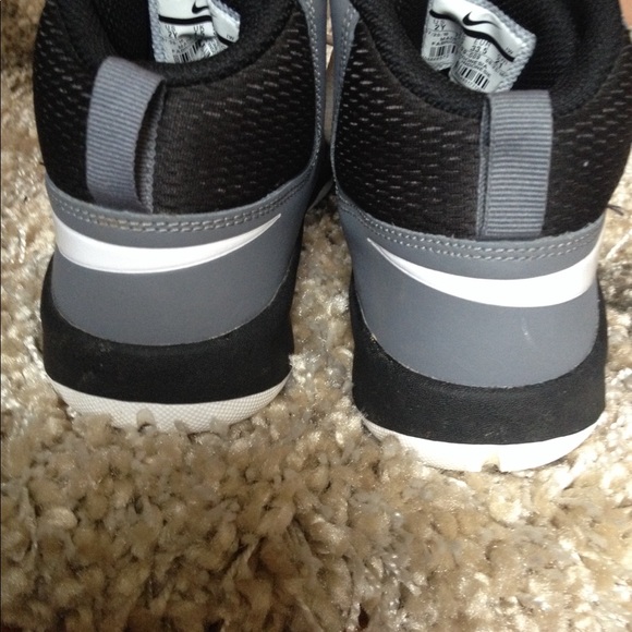 Boys Nike shoes - Picture 5 of 5