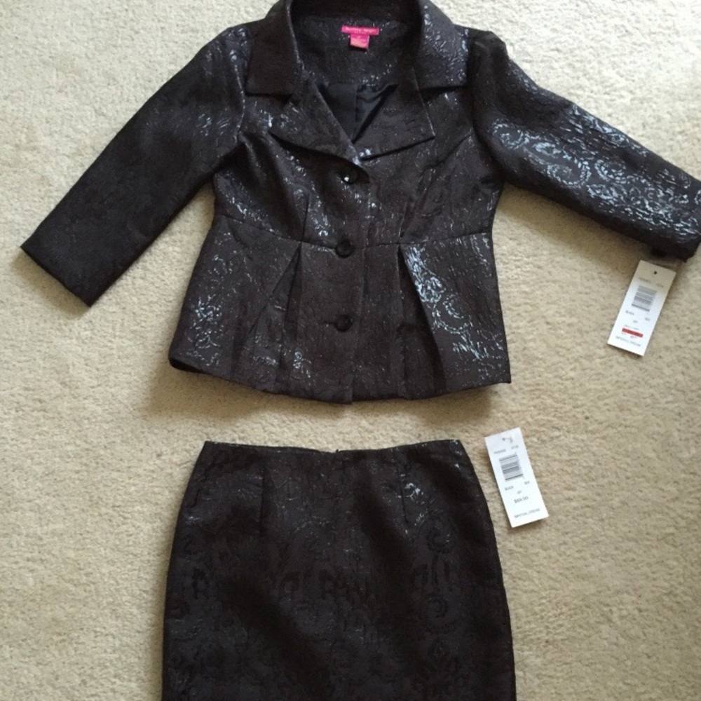 NO MORE DISCOUNT Trendy skirt suit