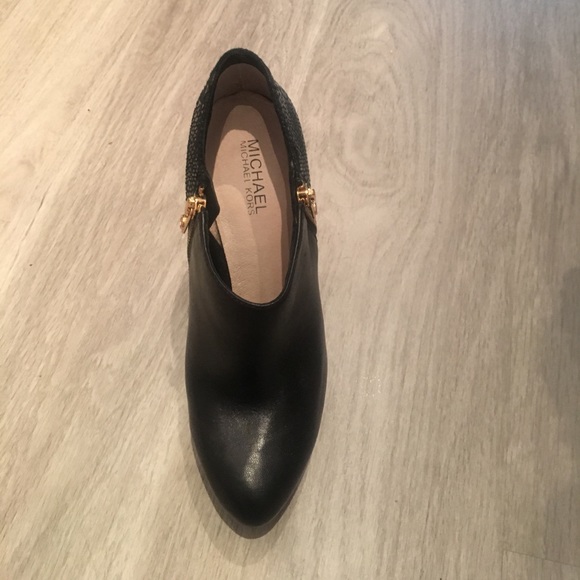 Michael Kors black booties - Picture 3 of 4