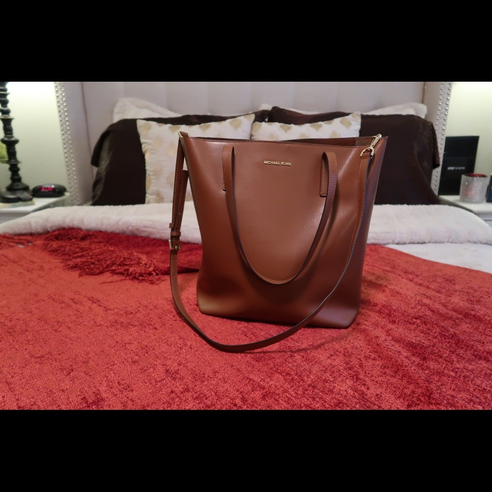 Michael Kors Admiral Emry Large Leather Tote