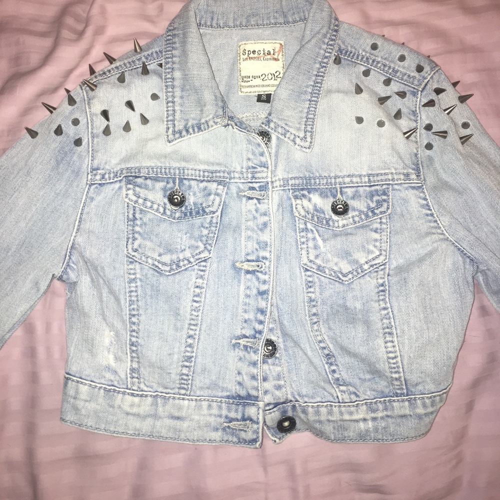 Crop denim spiked jacked
