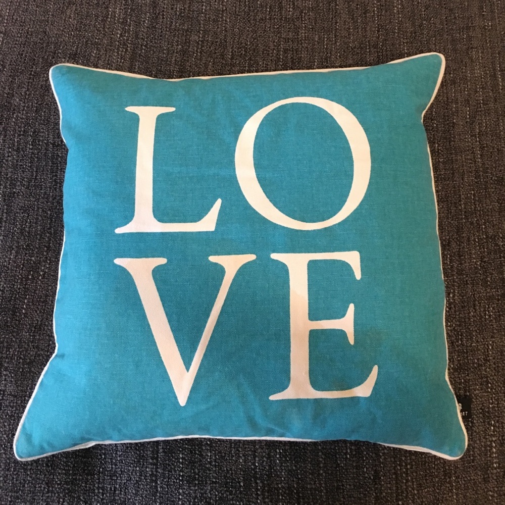 Throw pillow
