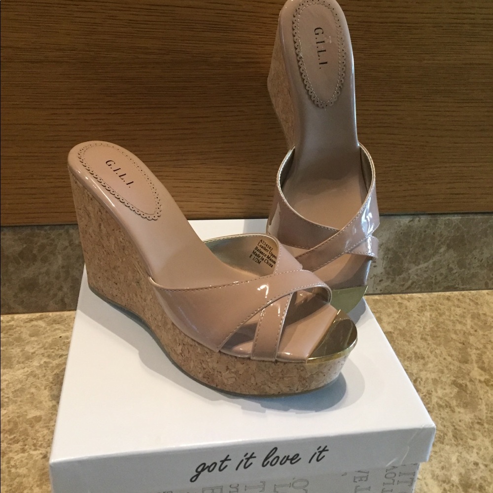 G.I.L.I  Nude Wedges