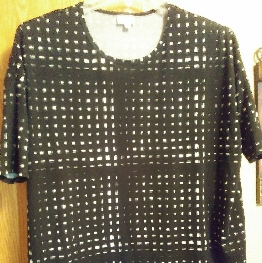 LuLaRoe M Black & White Irma
