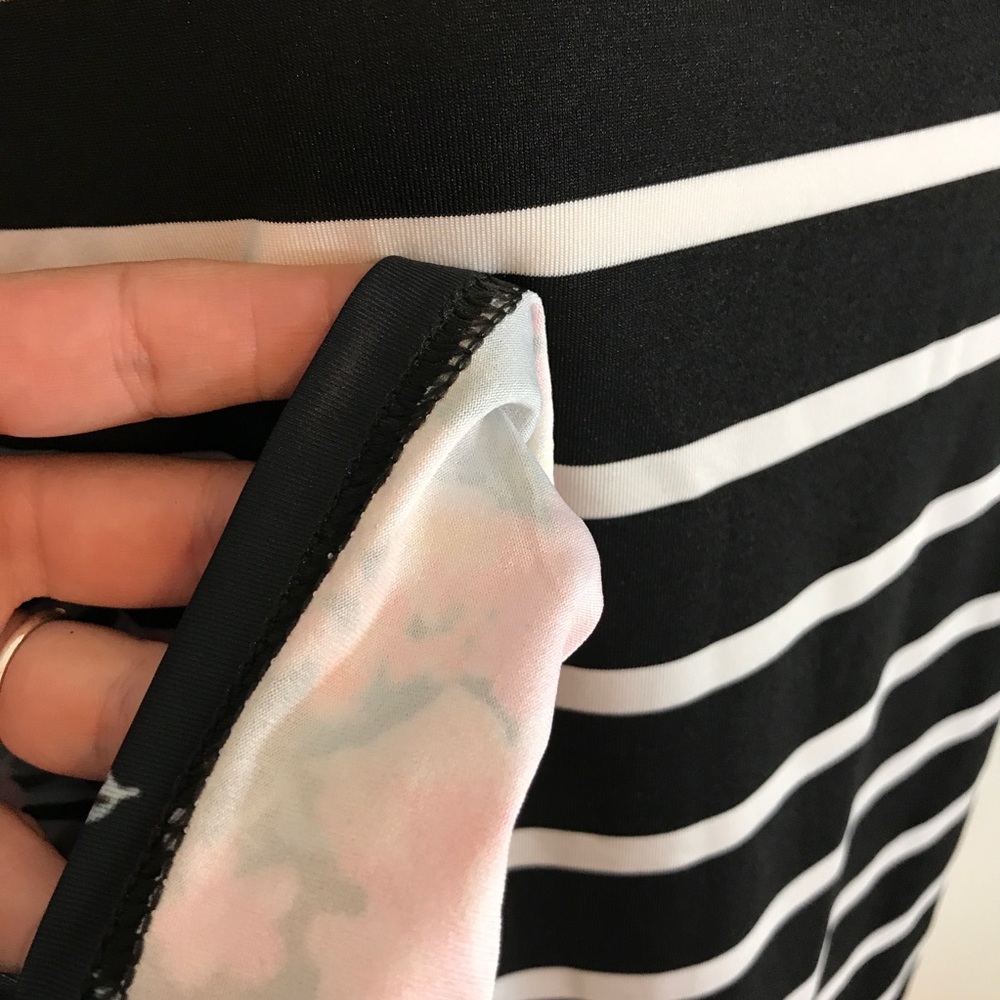 New Long Sleeve Striped Flower Stretchy Top - Picture 5 of 6