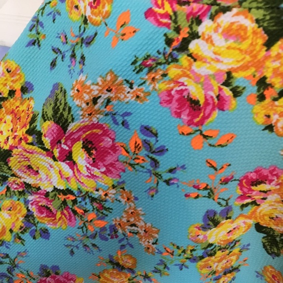 Floral dress- never worn - Picture 2 of 2