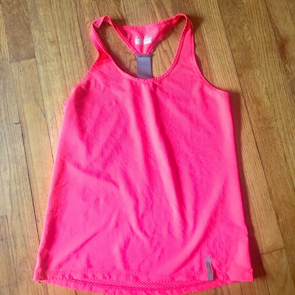 Under armor semi-fitted workout tank !