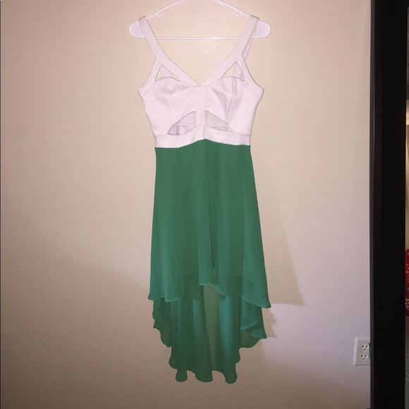 💚 Hi-Low Boutique Dress! 💚 - Picture 1 of 4