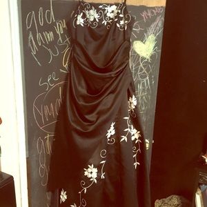 Beautiful full length prom dress