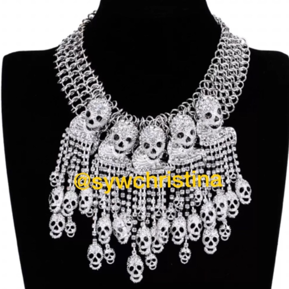 Multi layered skull head chunky silver necklace - Picture 1 of 4