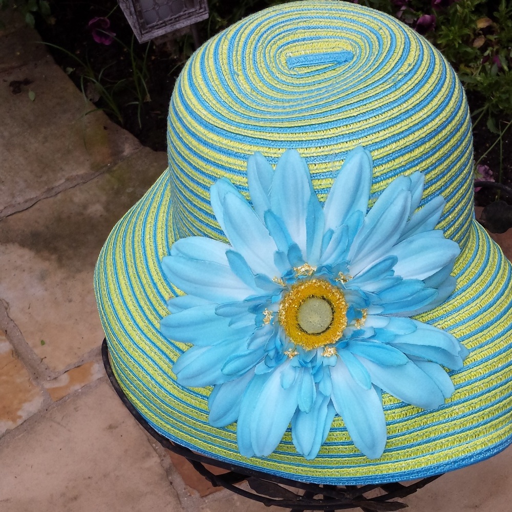 Casual hat for wedding and horse races