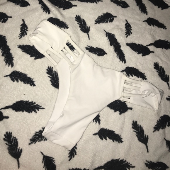 White swim suit - Picture 2 of 3