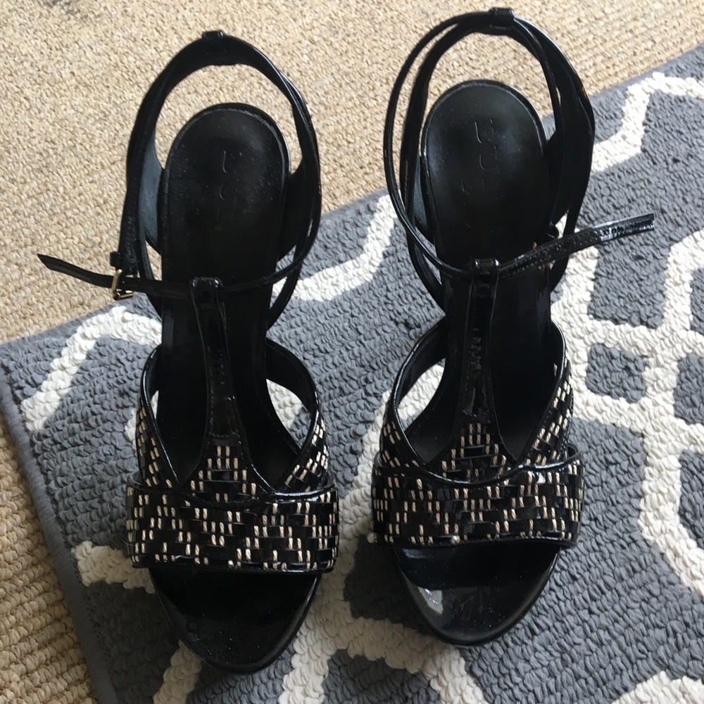 Burberry Maryjane's Size 9