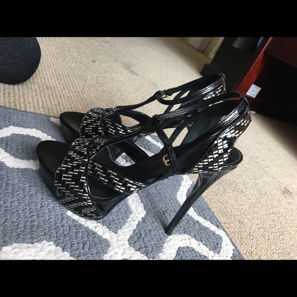 Burberry Maryjane's Size 9 - Picture 2 of 2