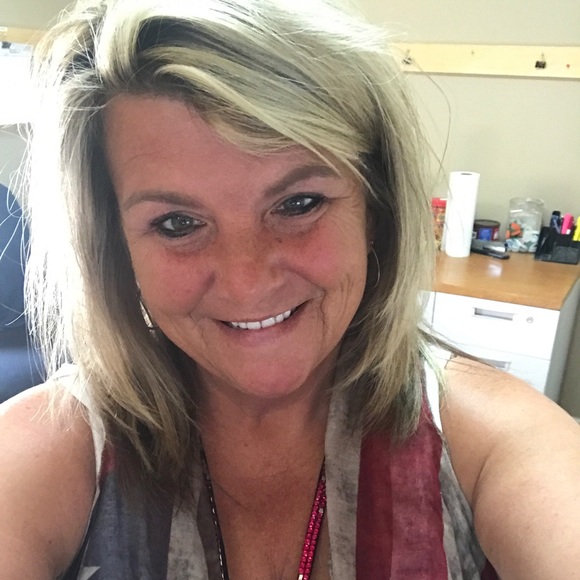 Meet your Posher, Joyce - Picture 1 of 1