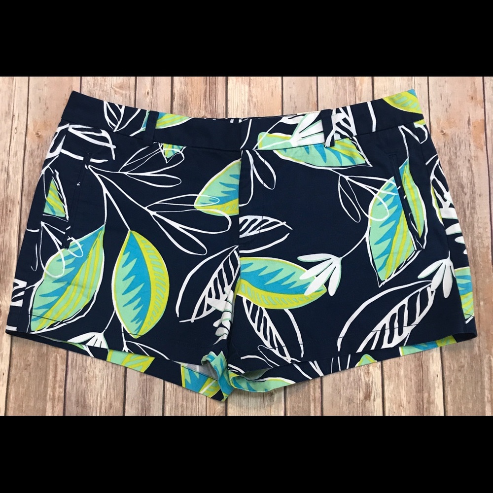 ❤️SALE❤️NWT Shorts, Green/White Leaves, Navy Sz 16