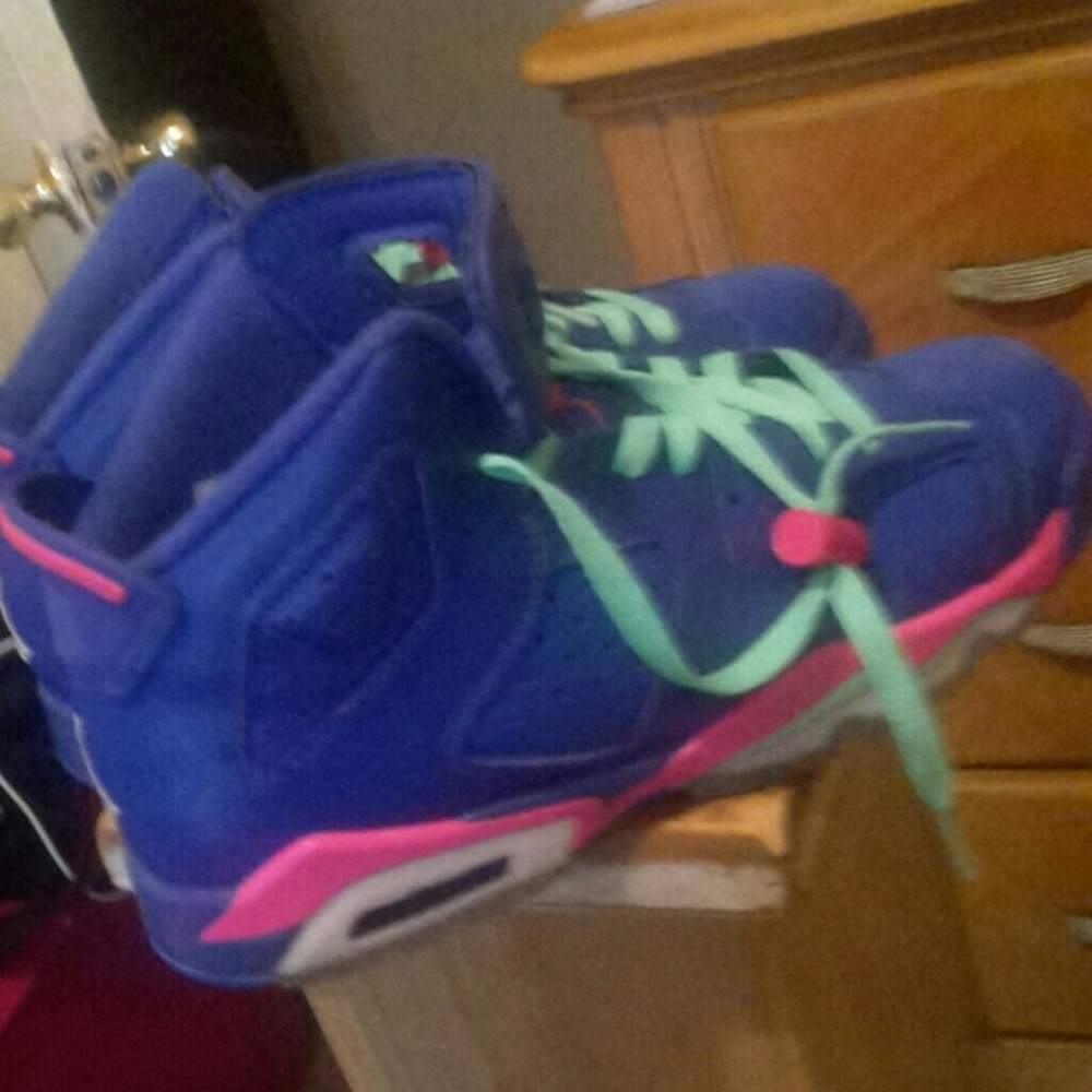 Authentic Retro 6 Jordans 6Y