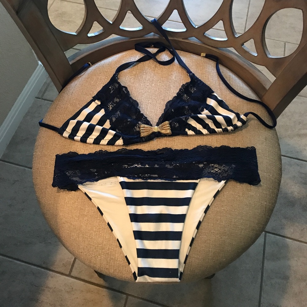 Beach Bunny bikini L top Med bottoms