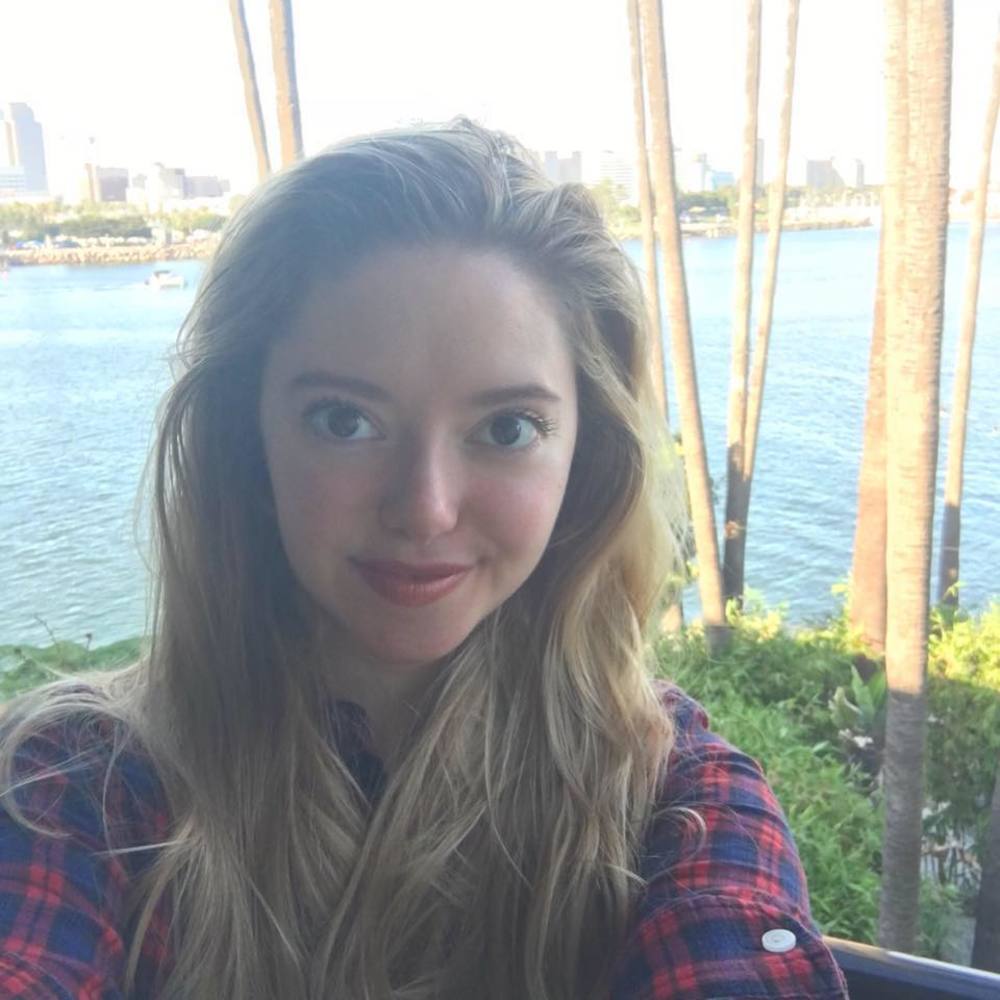 Meet your Posher, Lora