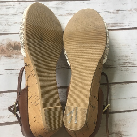 Seychelles Lace Toe Wedge - Picture 7 of 8