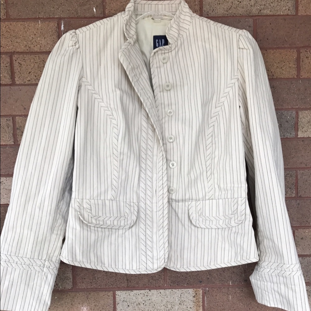 Cream colored Gap fitted blazer, sz 0