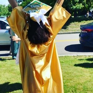 Meet your Posher, Aja