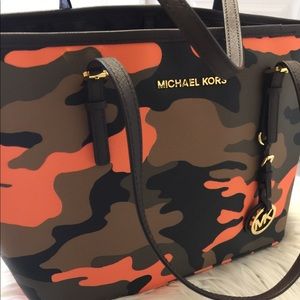 Michael Kors jet set poppy acid orange Camo