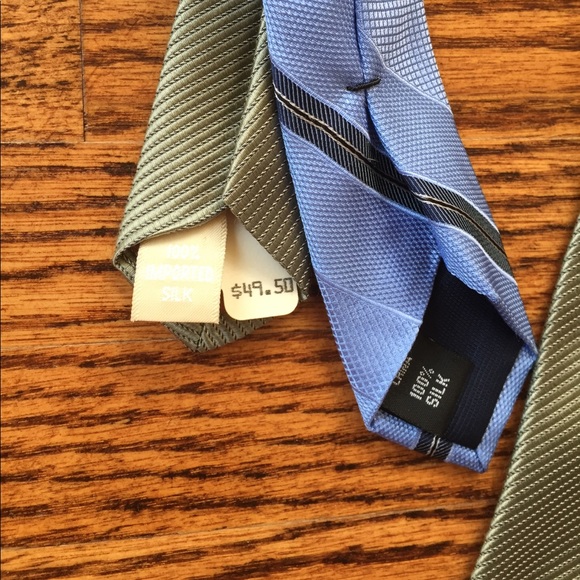 Michael Kors (2) Ties - Picture 3 of 4