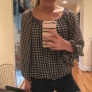 Vince Camuto Houndstooth Patterned Long Sleeve Top