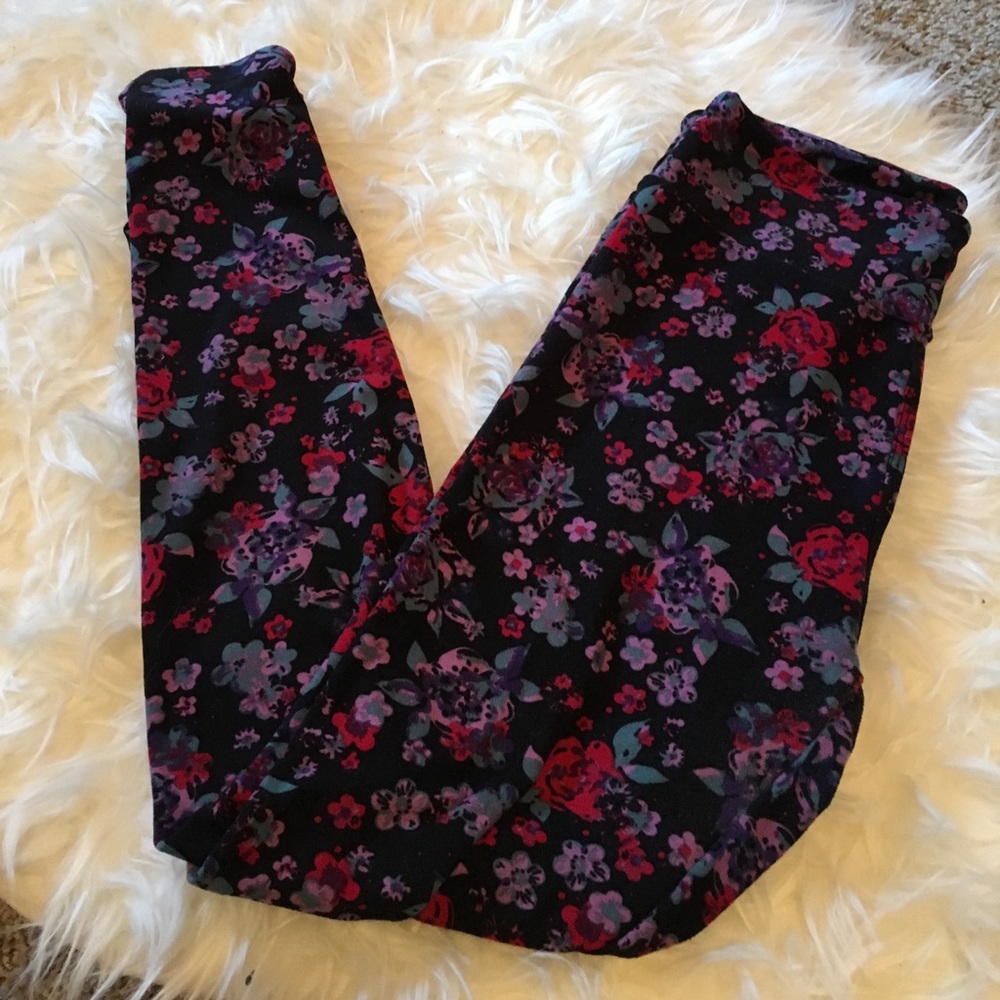 ⚡️Sale⚡️Lularoe OS leggings