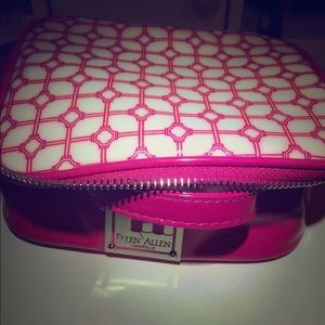 Ellen Allen Makeup/Traveling Bag!
