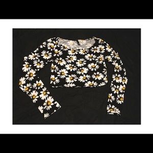 Long sleeved daisy crop top