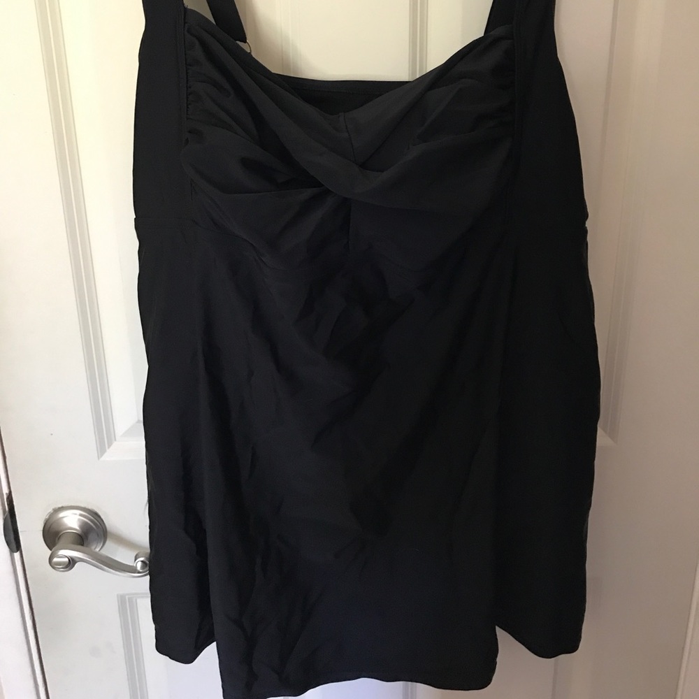 Beautiful black swimdress! 🌹🌹