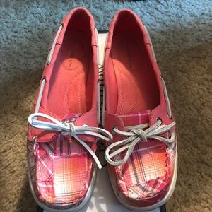 Craft & Barrow coral plaid boat shoes size 9