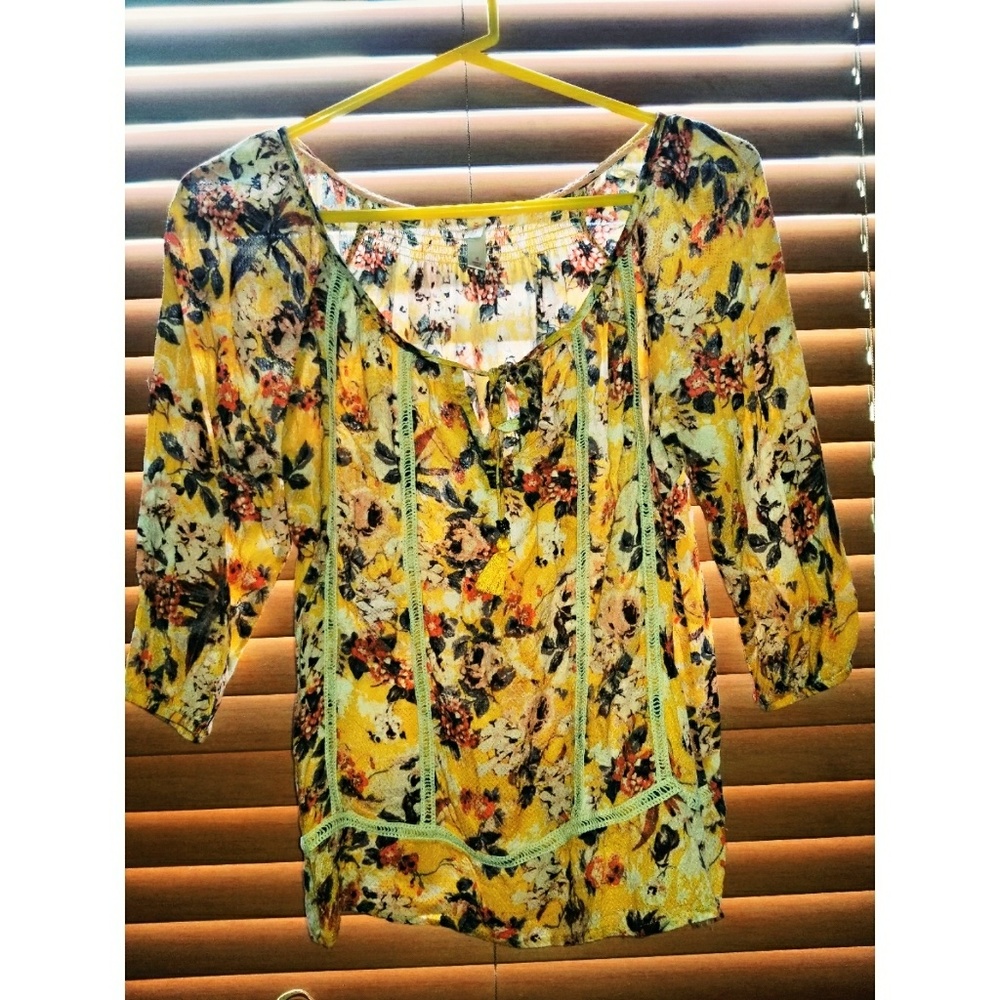 Xhilaration yellow floral top