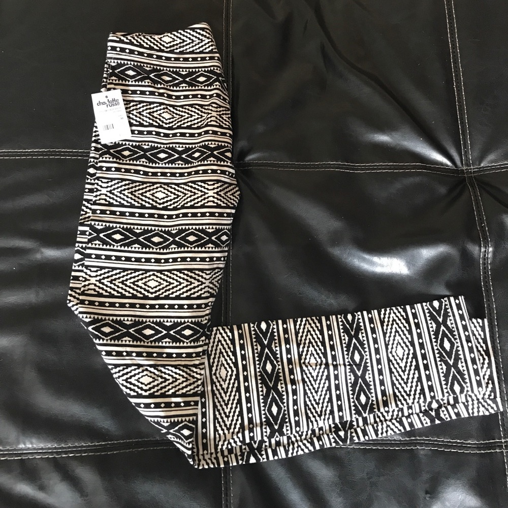 Black and white printed leggings