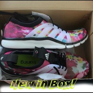 Adidas core training grace sneakers