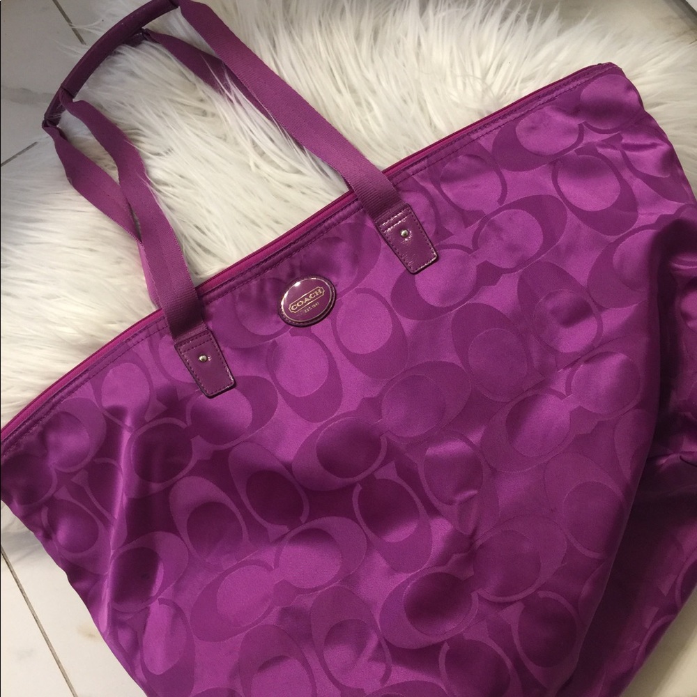 Coach X large tote weekend bag. Slightly used.