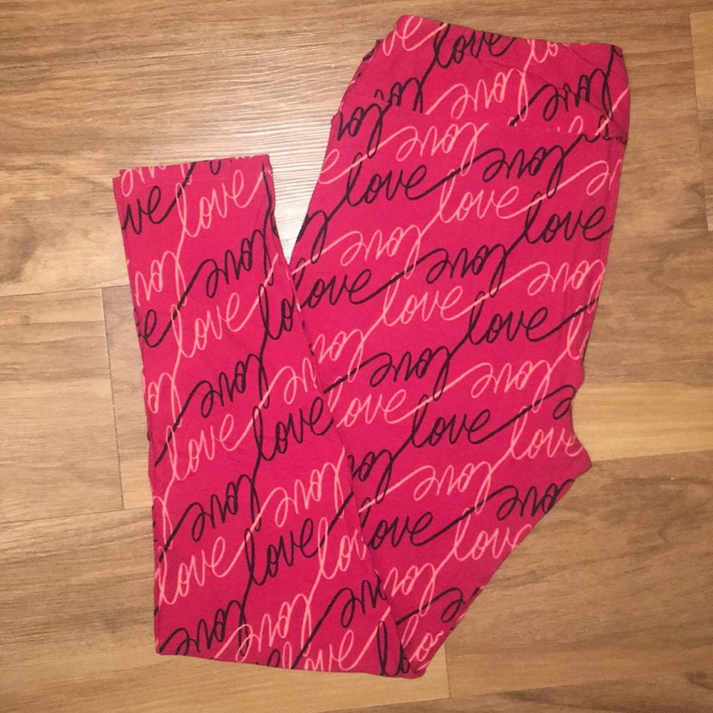 Lularoe tc Valentine's Day leggings love