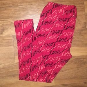Lularoe tc Valentine's Day leggings love