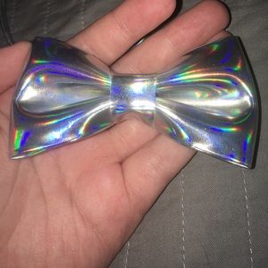 holographic bow and choker