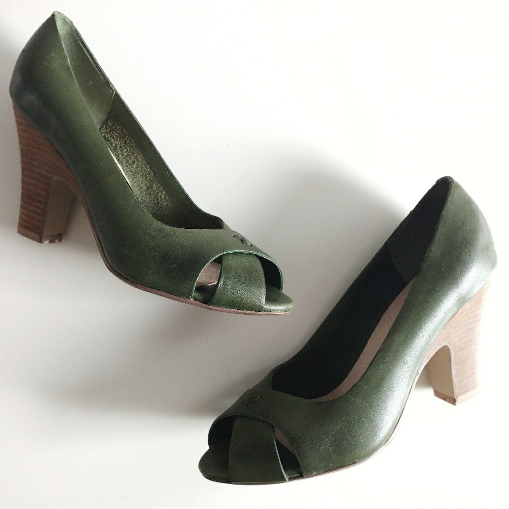 Seychelles Green Leather Heels
