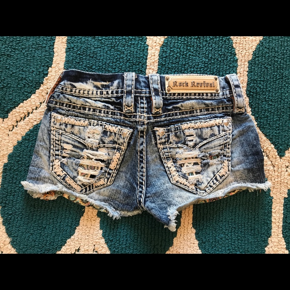 ❌SOLD ON VINTED❌ Rock Revival Boris Shorts